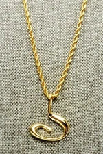 A36) Beautiful Premier Designs Gold-tone Rope Chain w/ Art Deco Pendant