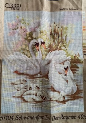 Needlepoint Kit Schwanenfamilie 40x50cm Printed Canvas 57104