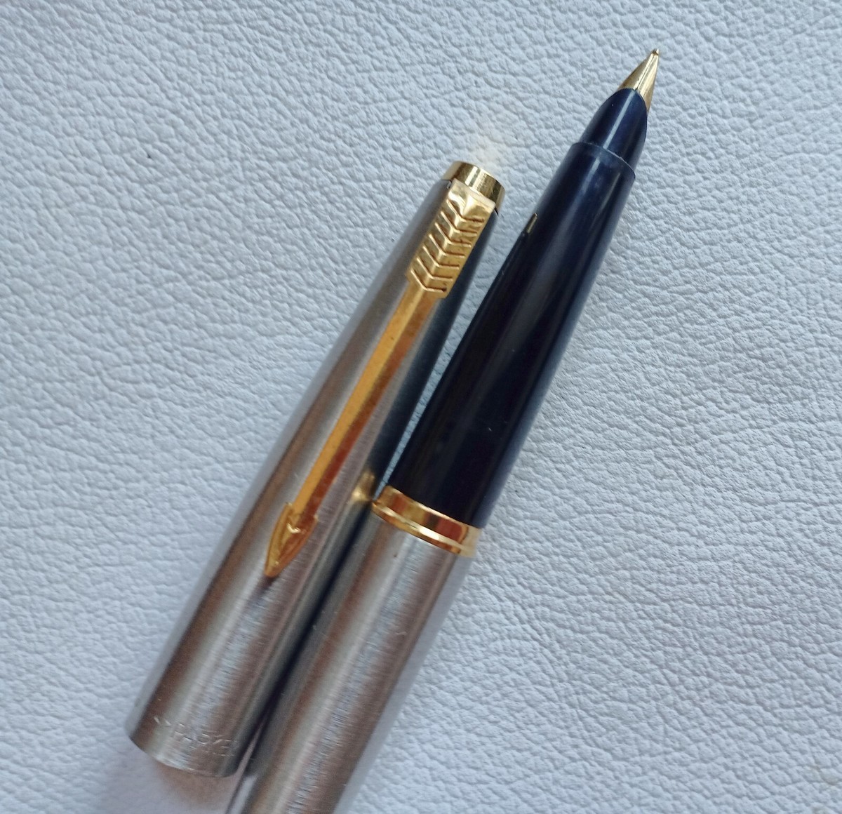 👍Nice Rare Parker 45 Flighter Gold Trim Fountain Pen Size F