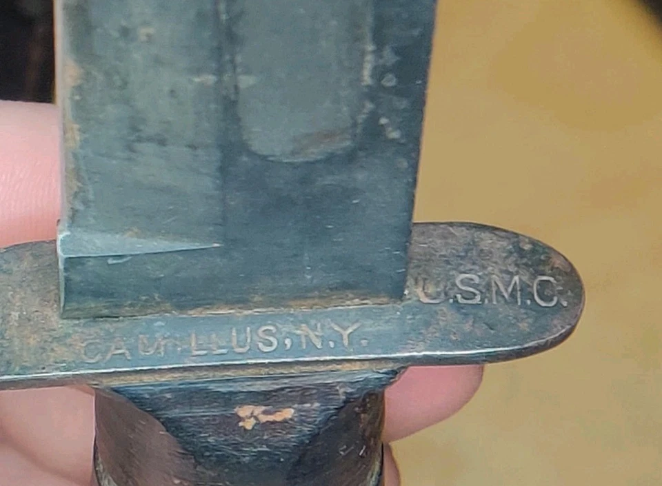 Cuchillo de combate Camillus con funda de cuero USMC hecho en EE. UU.  Foto 3 de 4