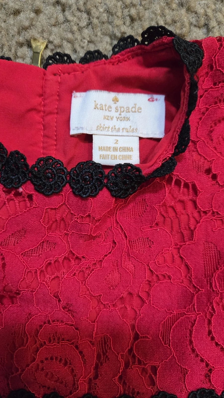 Abito rosso Kate Spade in pizzo con volant taglia 2