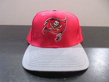VINTAGE Tampa Bay Buccaneers Hat Cap Snap Back Red Gray Football Logo 7 Mens