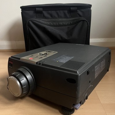 Epson EMP-7250 LCD-Projektor mit Tragetasche Kabel Handbuch CD Kabel