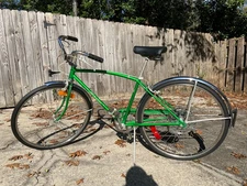 Vintage 1975 Scwhinn Collegiate Bicycle, 5 speed, green, 17 inch frame