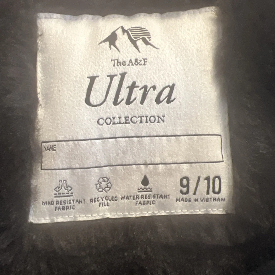 Abercrombie & Fitch Ultra Coat Hood Jacket Juniors 9 / 10 Women’s S Parka Puffer - Image 3 of 3