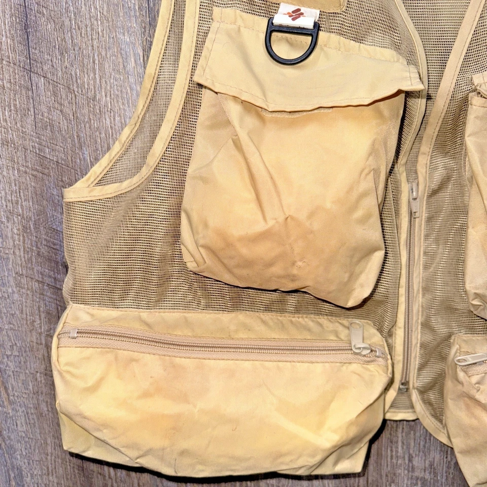 Vtg Medium Columbia Fly Fishing Vest Beige Mesh Nylon USA 1158 2158 w/ Bonus - Image 4 of 4