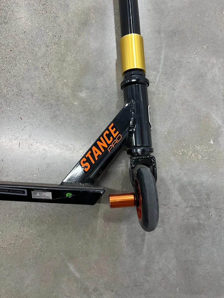 Mongoose Stance Pro Scooter Freestyle Negro Naranja Ligero Marco de Alta Resistencia Foto 3 de 4