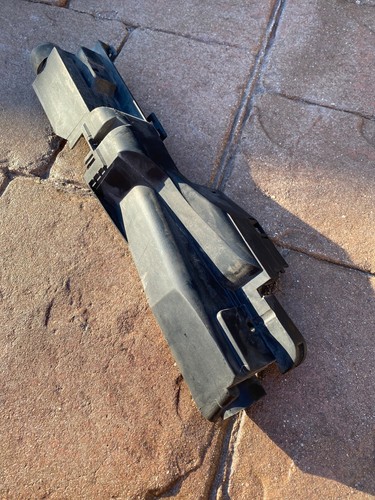 2001 - 2006 BMW 3 Series Sedan Right Passenger Radiator Side Bracket 1436246  - Picture 2 of 4