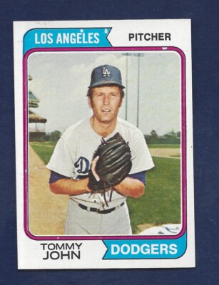 RAZOR SHARP PACK FRESH 1974 TOPPS  #451 TOMMY JOHN HOF   .99 SHIP E540