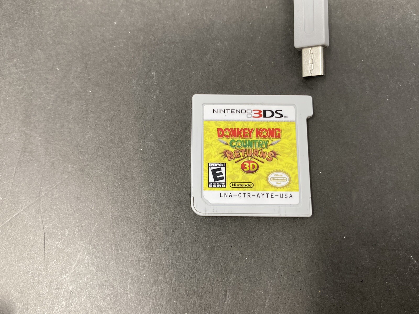 New Nintendo 3DS XL System Black w/ Donkey Kong Returns & Charger