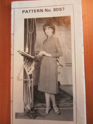 My Weekly 8097 Schnittmuster Damen Reißverschluss Midikleid Langarm Schnitt Gr.16