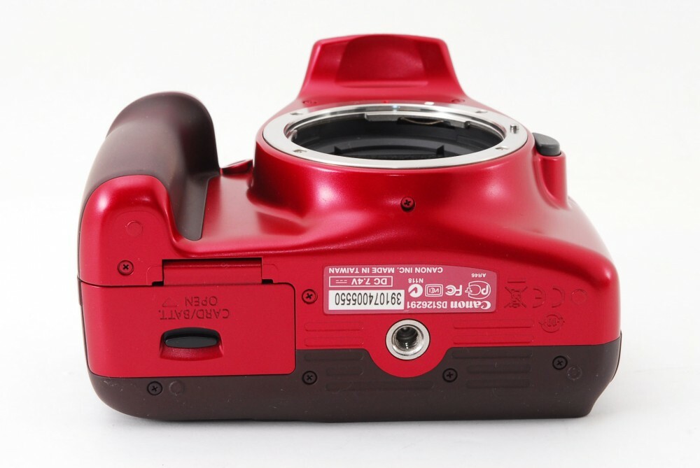 Canon EOS 1100D/Kiss X50/Rebel T3 12.2MP 35-135mm Red
