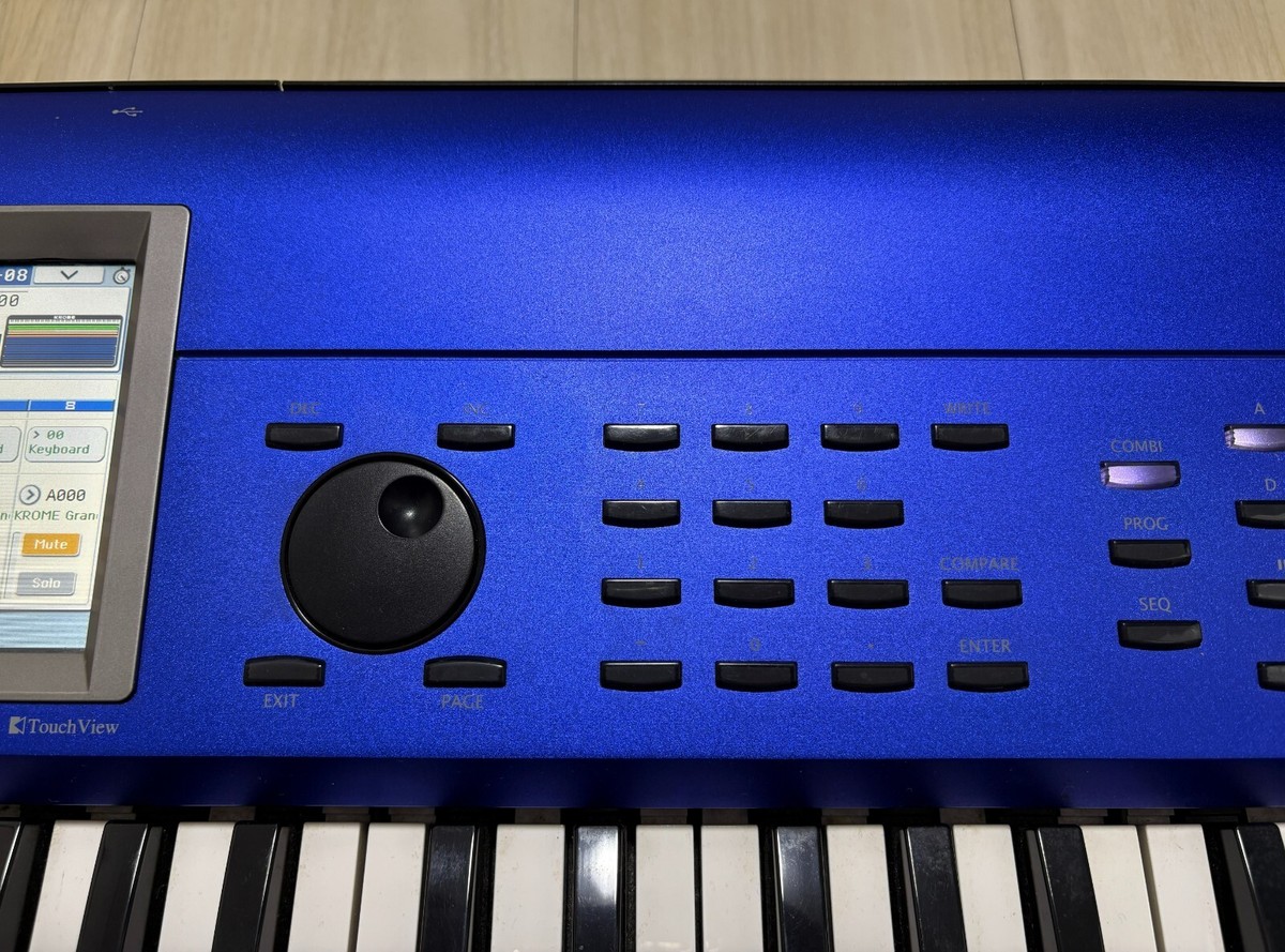 Korg Krome-61-BL Blue Keyboard Synthesizer with Soft Case