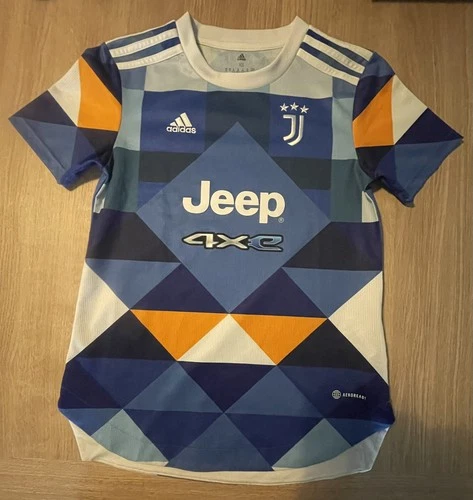 Boys Adidas Juventus Football Shirt Age 13-14