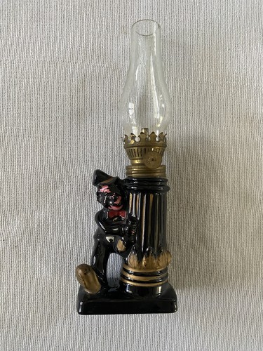 Vintage Drunk Leaning Against A Lamp Post Oil Lamp - Picture 1 of 6