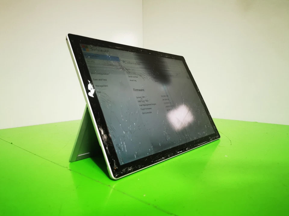 Microsoft Surface Pro (5th Gen) 12" - 8th Gen i5/8GB RAM/128GB SSD - SMASHED - Image 3 of 4