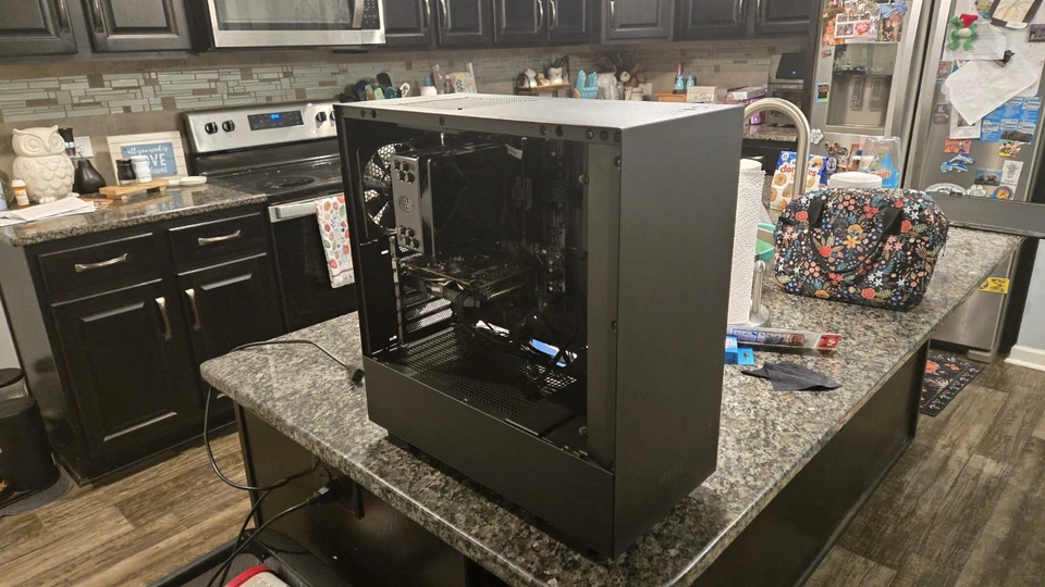 PC Gaming NZXT | Ryzen 5 3600 | GTX 1660 SUPER | 16GB RAM | 256GB SSD + 1TB HDD Foto 4 de 4