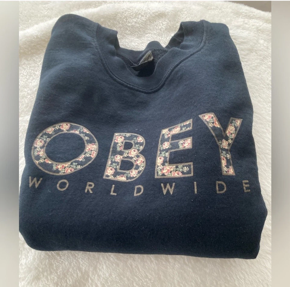 女式 Obey 卫衣黑色中号圆领花卉字母 — 第 2/4 张图片