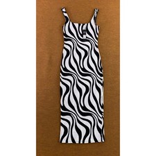 Fashion Nova Womens Medium Black White Wavy Print Maisie Maxi Dress NWT