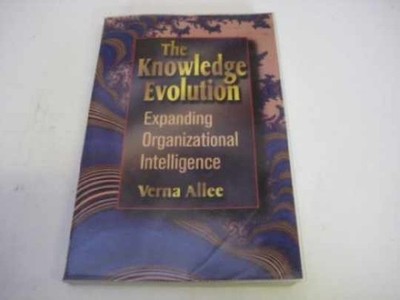 The Knowledge Evolution: Expanding - Paperback, by Allee Verna - Acceptable n