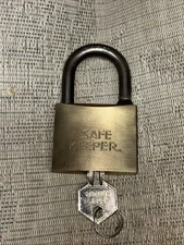 Vintage “SAFE KEEPER” Brass Padlock  W/ Key. In Excellent Working Condition.