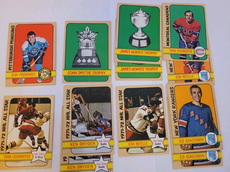 1972-73 Topps Hockey Lot.  12 Cards. VG