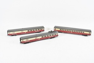 O56J12 3x Märklin Modelleisenbahn Wagen Spur H0 ua Restaurant