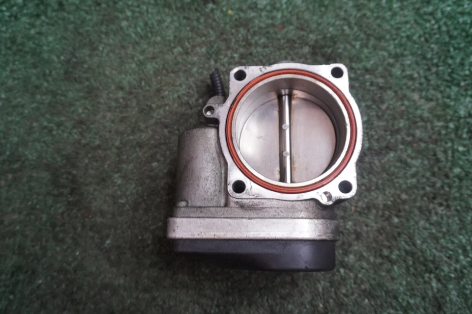 BMW 330i 2002 2003 2004 2005 carrocería del acelerador 3L fabricante de equipos originales 91 k millas 13547502445 Foto 2 de 4