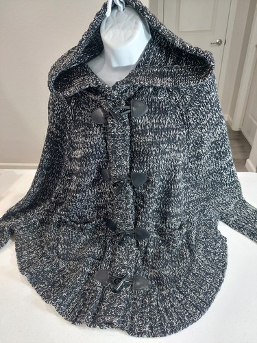 Michael Kors Cardigan Cape Sweater Size M Zip Jacket Coat Hooded Toggle Buttons - Picture 1 of 11