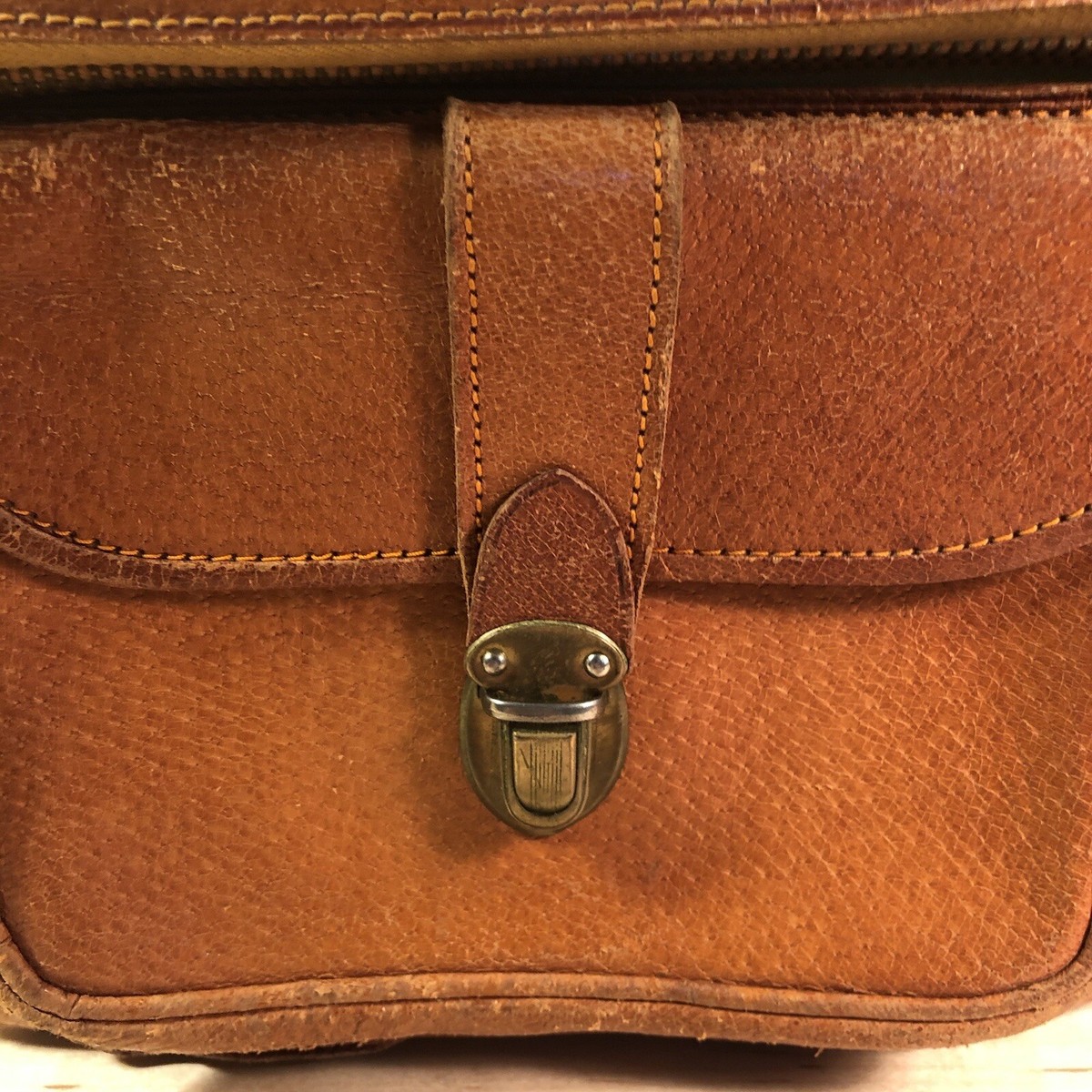 Vintage Craftsman Genuine Pigskin Camera Bag Made in Japan Vintage Craftsman Genuine Pigskin Camera Bag Made in Japan
