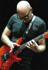Joe Satriani autograph signed 20x30 cm picture 
