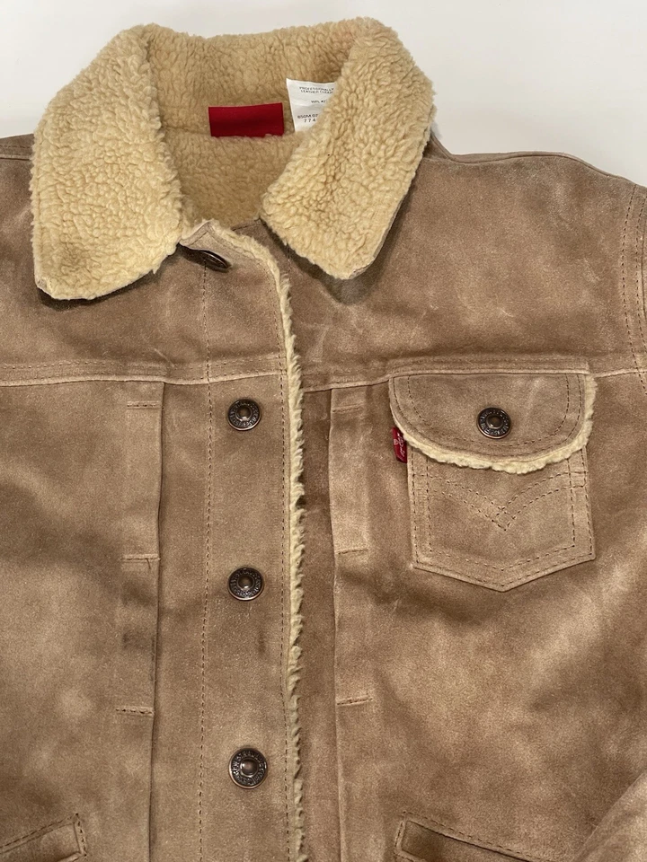 Vintage Levis Suede Sherpa Trucker Jacket Women’s Juniors Medium Tan Back Strap - Image 2 of 4