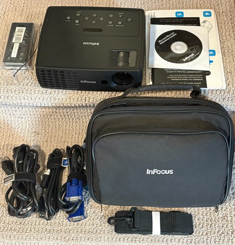 Infocus IN1112A DLP Projector w/ Carrying Case, cables, Remote Control -Tested