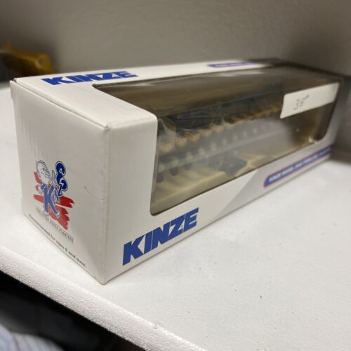 1/64 Kinze Model 3600 Twin Line 16 Row Planter, 1st Version - Picture 3 of 3
