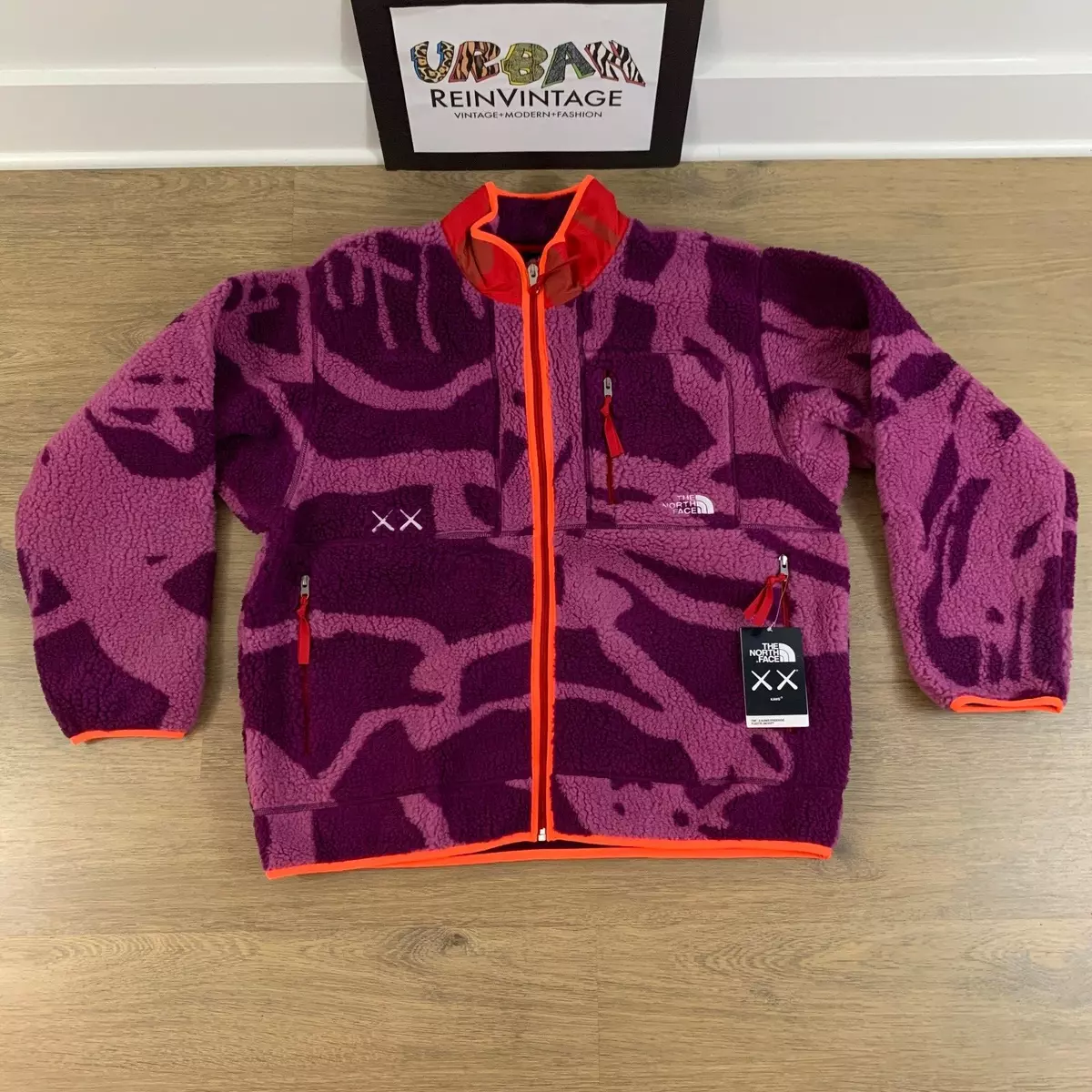 THE North Fase xx KAWS Fleece Jacket XL-