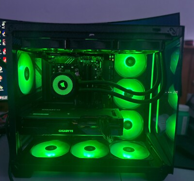Newly Built High-End Gaming PC   Ryzen 5 9600X + RX 7800 XT