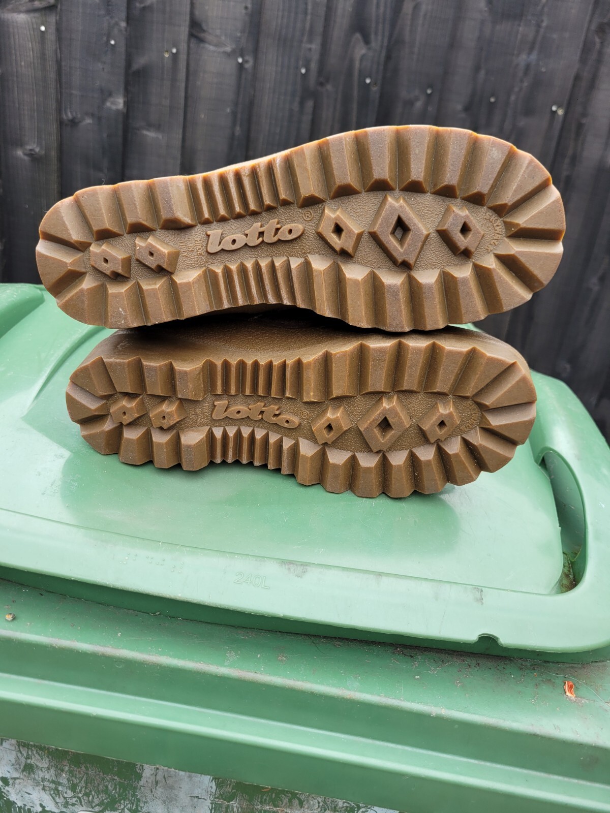 Vintage LOTTO.Stivali da donna in pelle invecchiata con zip foderati in pelliccia.UK 6.U