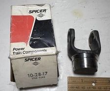 NOS Genuine Spicer Dana Stub End Yoke (1) #10-28-17