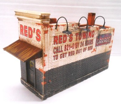 1/64 Building Kit Red's Towing Structure Model for Diecast Diorama Scenes