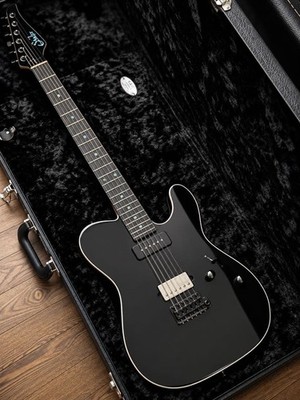 Suhr Classic T Black/White Bindung E-Gitarre