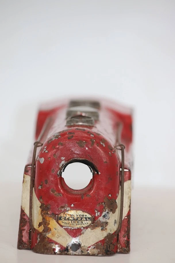 Vintage Marx Commodore Vanderbilt New York Central Streamlined Locomotive Shell - Image 4 of 4