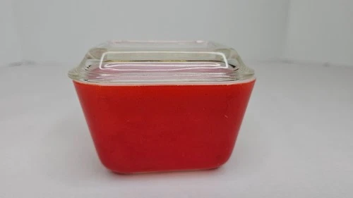 Vintage Red Pyrex Refrigerator Dish 0501 With Lid