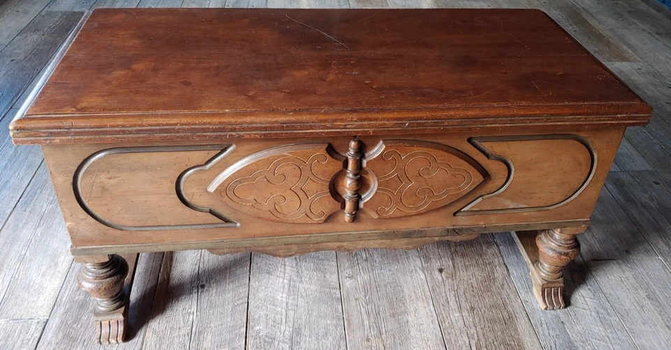 Cobertor de cedro vintage inglês estilo Tudor levantado peito/baú de esperança com chave anos 30? - Imagem 3 de 4