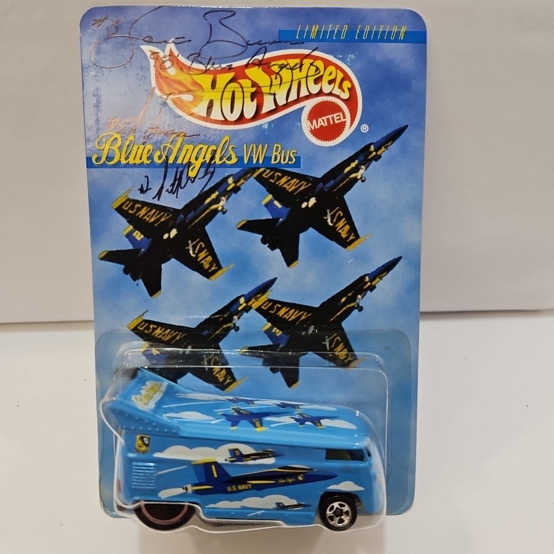 ミニカー Hot Wheels Blue Angels VW DRAG BUS Amazon.com: Hot Wheels Blue Angels VW Bus : Toys & Games