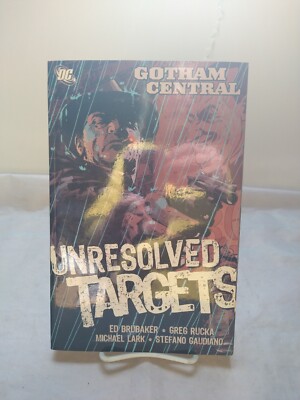 Gotham Central Volume 3 Unresolved Targets Trade Paperback DC Comics Ed Brubaker
