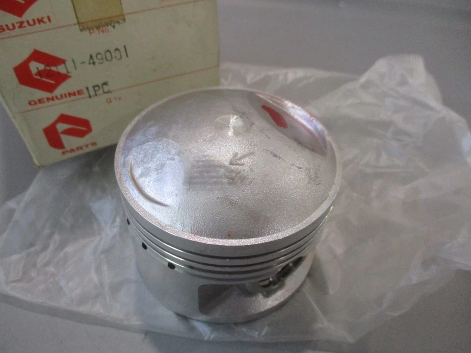 Nuevo de Lote Antiguo Suzuki OEM Pistón STD 70.00 1978, 1980 GS1000E 1980-1981 GS1000G 12111-49001 Foto 2 de 3