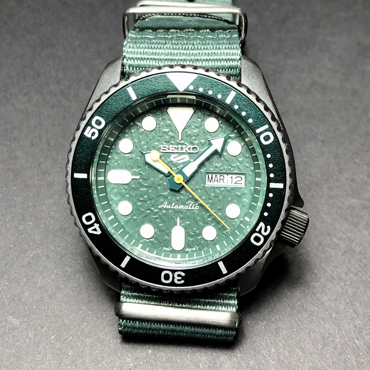 SEIKO 5 Automatic 100m SRPD77 SRPD77K1 GREEN AVOCADO DIAL Warranty