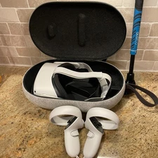 META Quest 2 VR Headset w/pair Controllers and Glistco G-Iron VR Golf Club Case