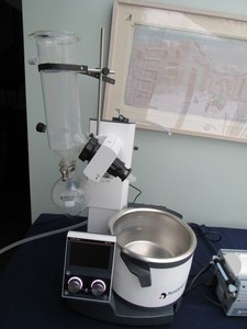 Heidolph Hei-VAP EXPERT Rotary Evaporator with BATH, PUMP plus GLASSWARE SHOWN.