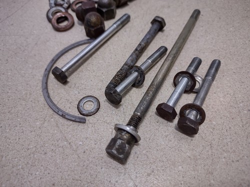 Honda CB 77 CB77 Superhawk Cylinder Head Case Hardware Lot #325.1-40 - Picture 3 of 9